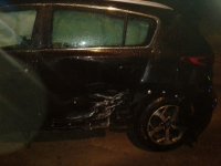 rozbity samochód Kia